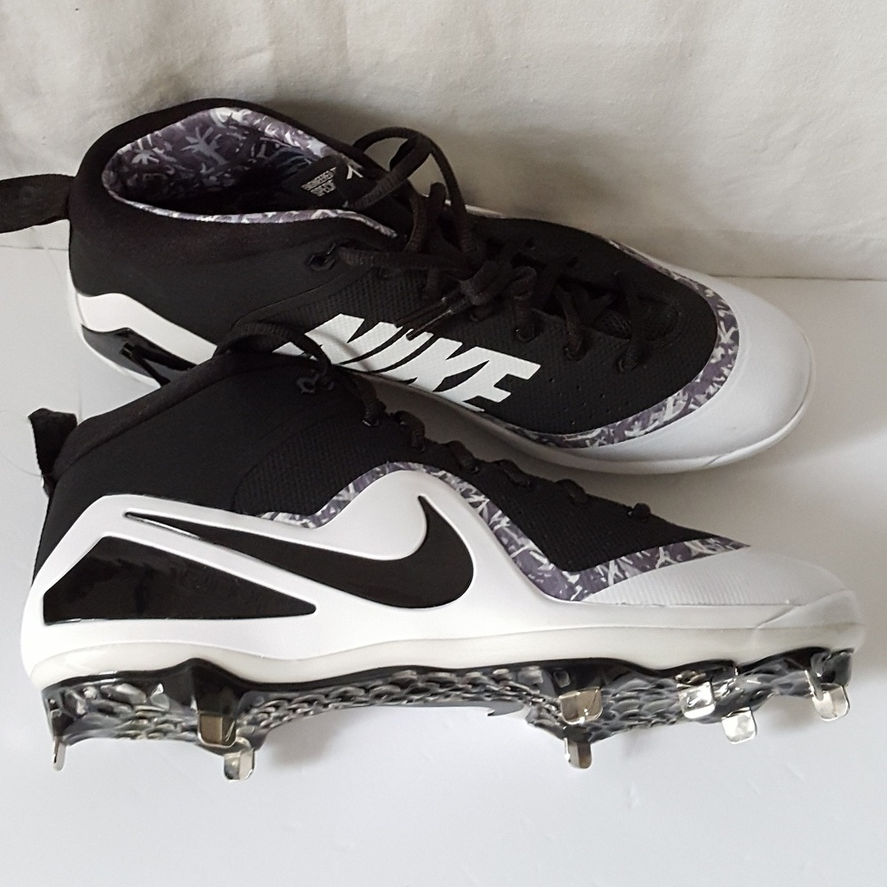 Nike Men's Force Zoom Trout 4 baseball cleats